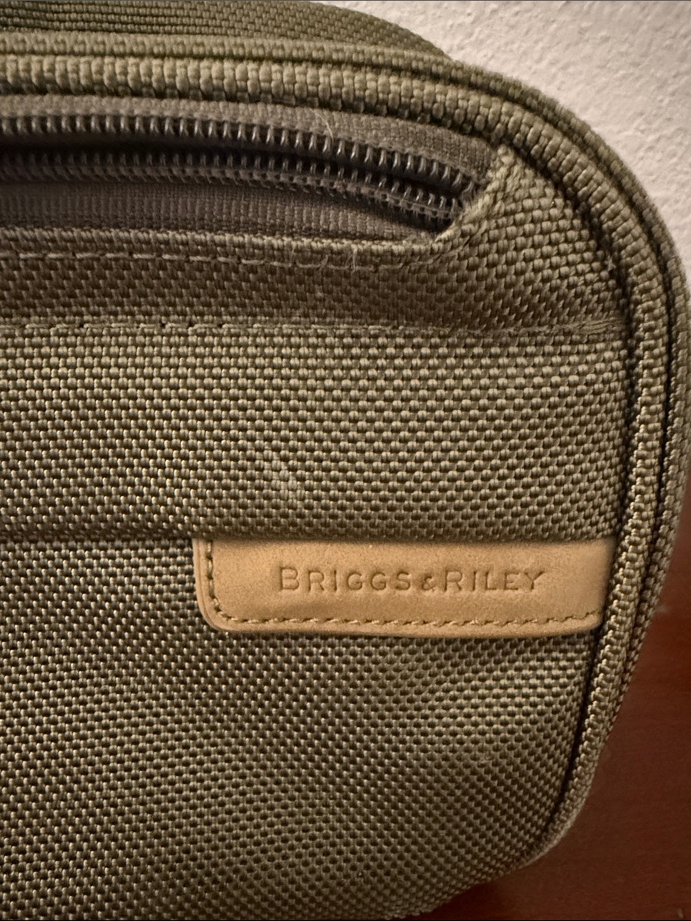 Briggs & Riley Dopp Cosmetics Kit Case - Picture 2 of 10